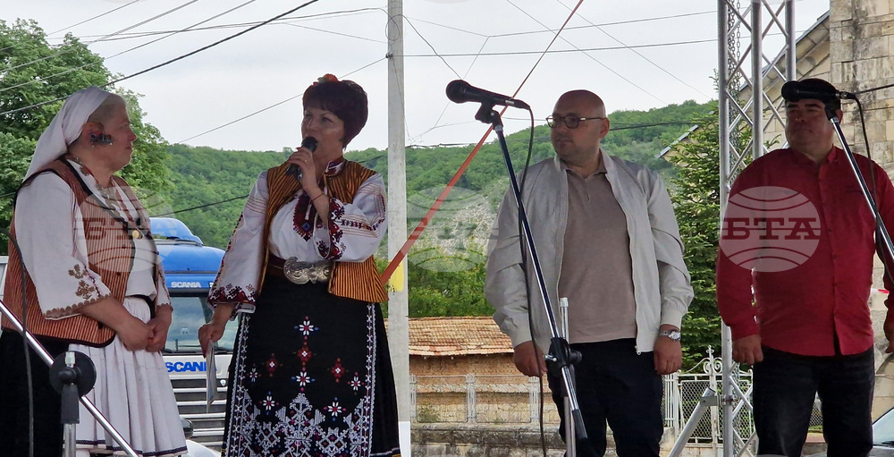 Село Дряновец - читалище - празник