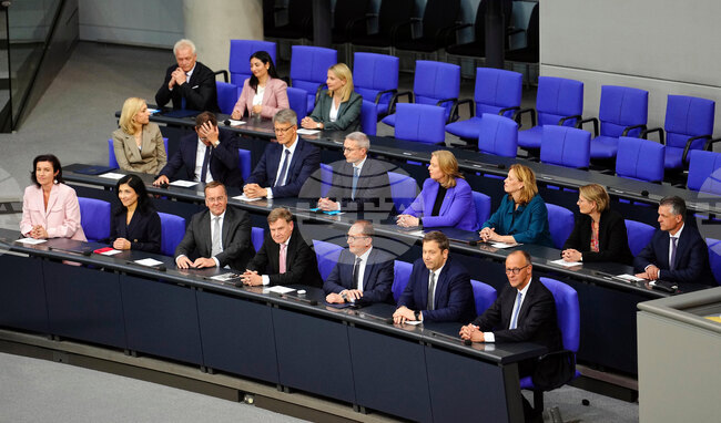 Икономисти критикуват първите 100 дни от управлението на коалиционното правителство на Германия 