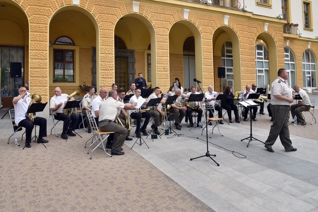 С концерт на Военния духов оркестър Сливен отбеляза 6 май