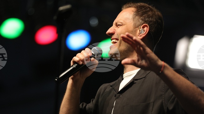 Орлин Павлов представя премиерно най-новата песен си „Сянка“