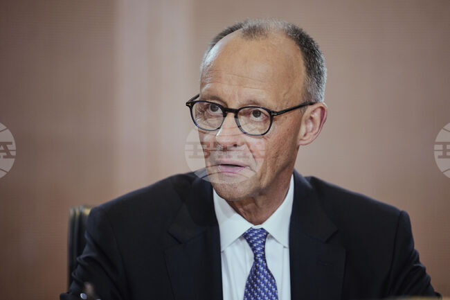  Си Цзинпин поздрави Фридрих Мерц за избирането му за канцлер на Германия