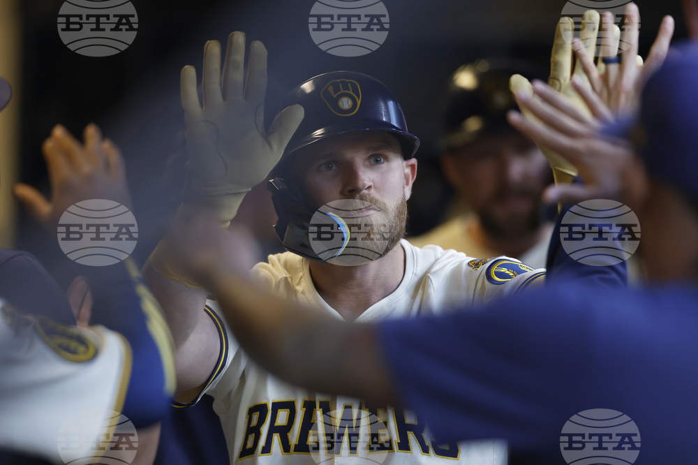 Astros Brewers Baseball