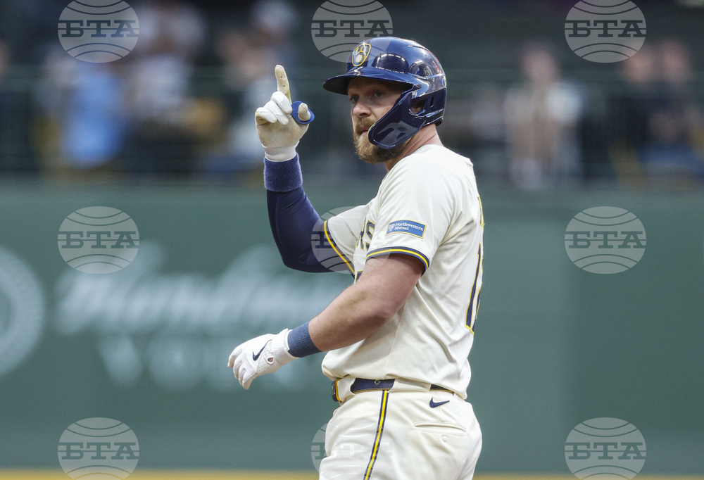 Astros Brewers Baseball