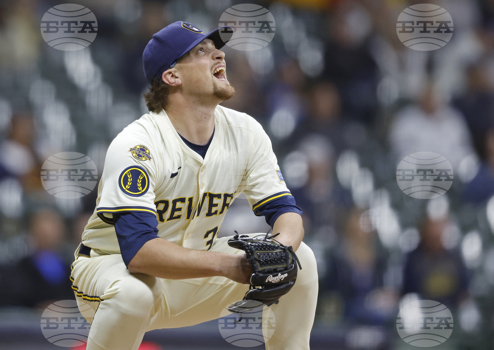 Astros Brewers Baseball