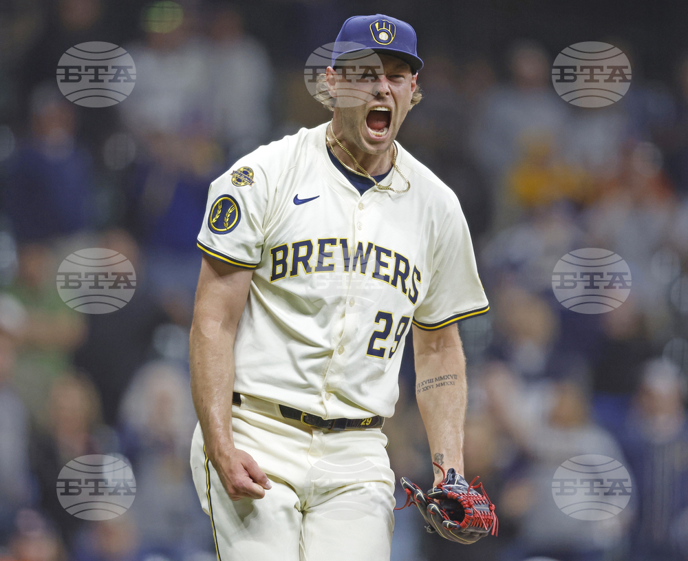 Astros Brewers Baseball
