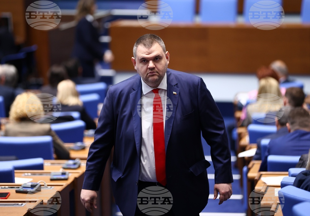 В съда е постъпило искане от Делян Пеевски да бъде вписана оставката на Джевдет Чакъров като председател на ДПС