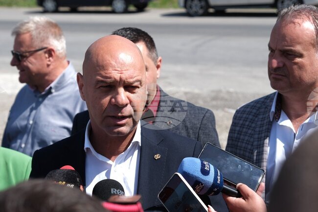 Отстраняването на заместник-кмета Ерол Садъков е съвместно решение с лидера на ГЕРБ, каза кметът на Пловдив Костадин Димитров