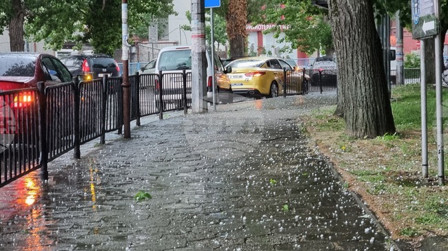 Общо 380 противоградни ракети са изстреляни над Хасковска област при бурята в сряда, по данни на Областна администрация