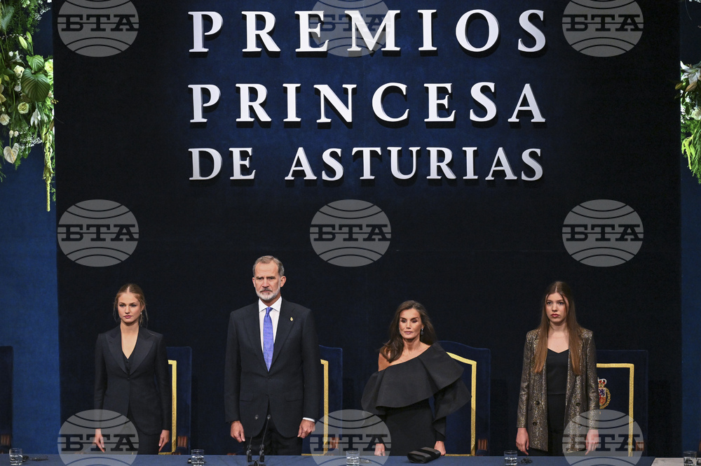 Spain Awards Han
