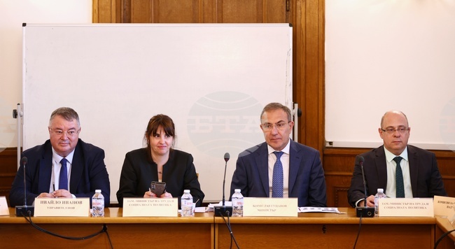 До шест месеца да бъде изготвена Пътна карта за усъвършенстване на пенсионната система, реши парламентарната социална комисия