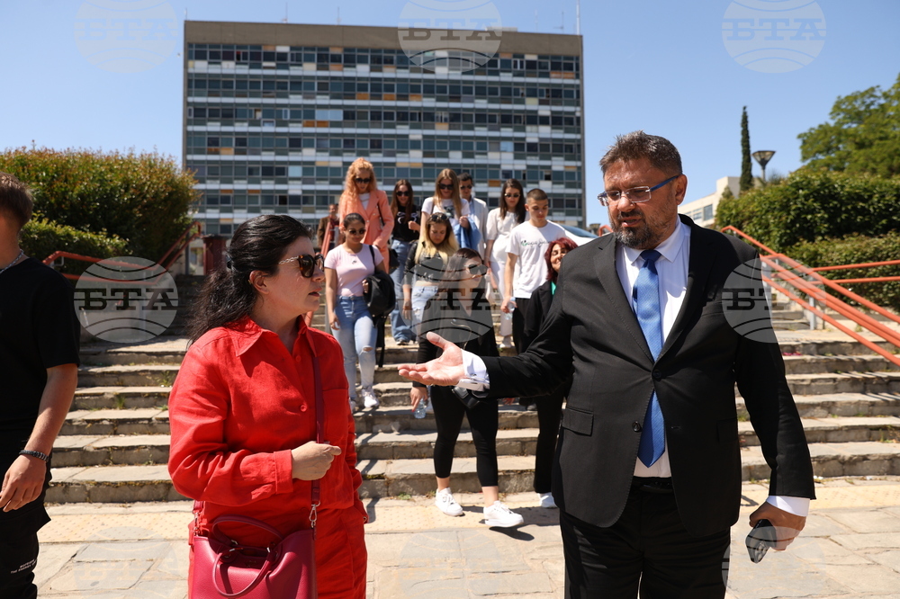 Гърция - Солунски университет „Аристотел“ - студенти - обиколка