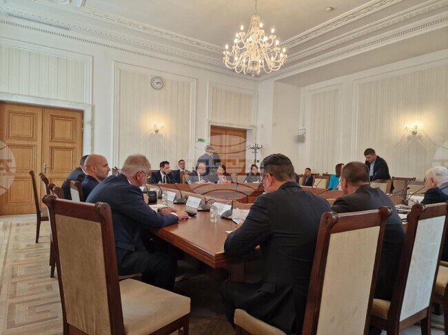 Committee on Economic Policy Passes at Second Reading Amendments to Facilitate Investments