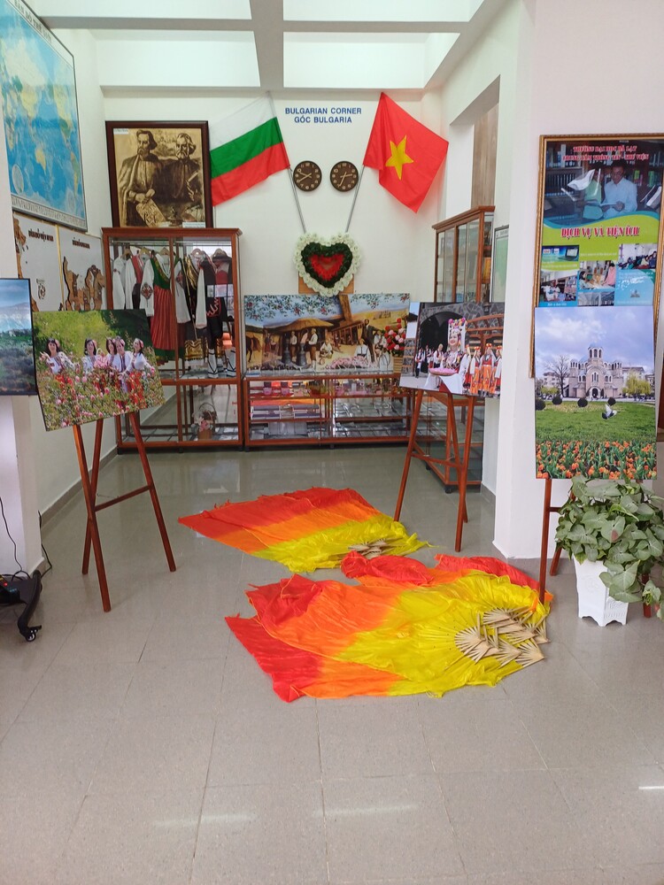 В Университета на град Далат във Виетнам откриха „Български кът“ по случай 75 години дипломатически отношения между двете държави