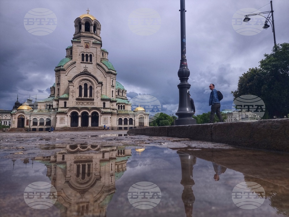 Дъждовно време - Храм-паметник "Св. Александър Невски" - отражения