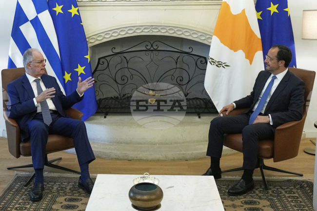 Гръцкият президент посети буферната зона на Кипър