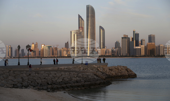 Полицията на Абу Даби заяви, че е арестувала над 100 души за разпространяване на неверни информации за войната в Близкия изток