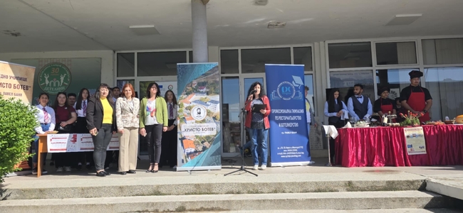 Кандидат-гимназистите в Павел баня се запознаха с възможностите за гимназиално обучение в града