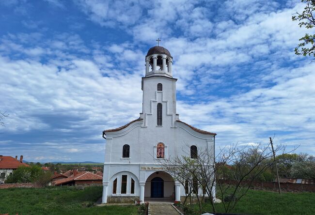 С тридневна програма и благотворителен базар ямболското село Тенево ще чества своя празник