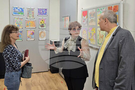 Плевен - изложба - ОУ "Валери Петров"