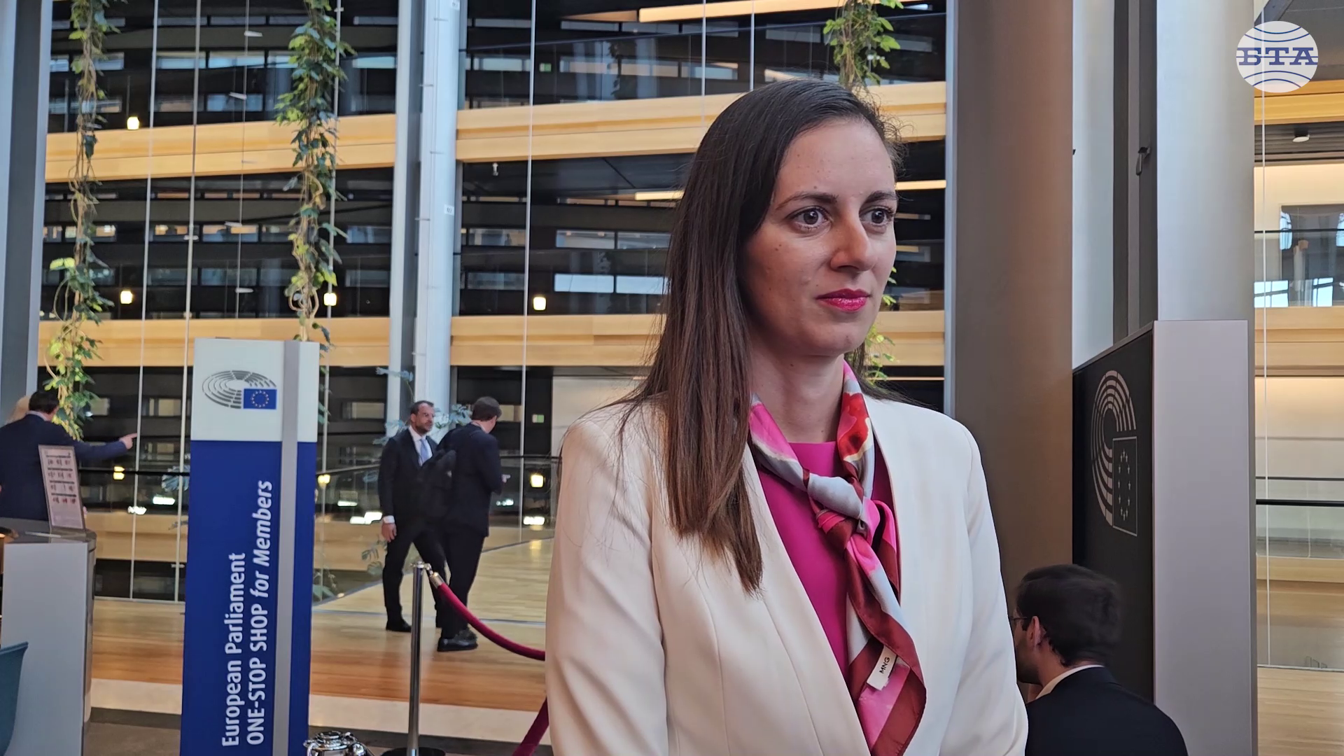 Парламентарната група "Обнови Европа" осъди съюзяването на "Възраждане" с руската партия "Единна Русия"