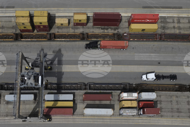 Западният печат коментира търговските преговори между САЩ и ЕС и възможните резултати от срещата между ЕС и Китай