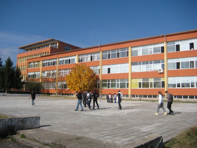 135 години от откриването на трикласното околийско училище ще честват в Луковит