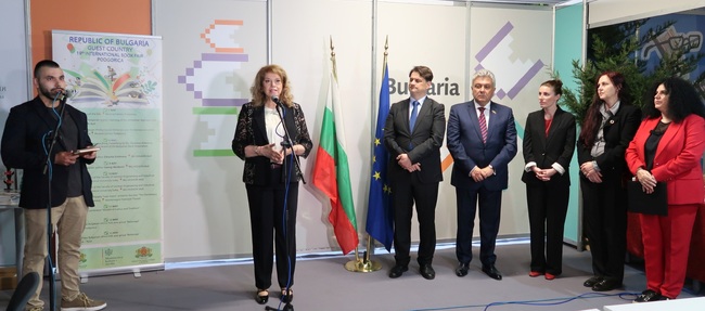 Вицепрезидентът откри в Подгорица изложба за българската азбука