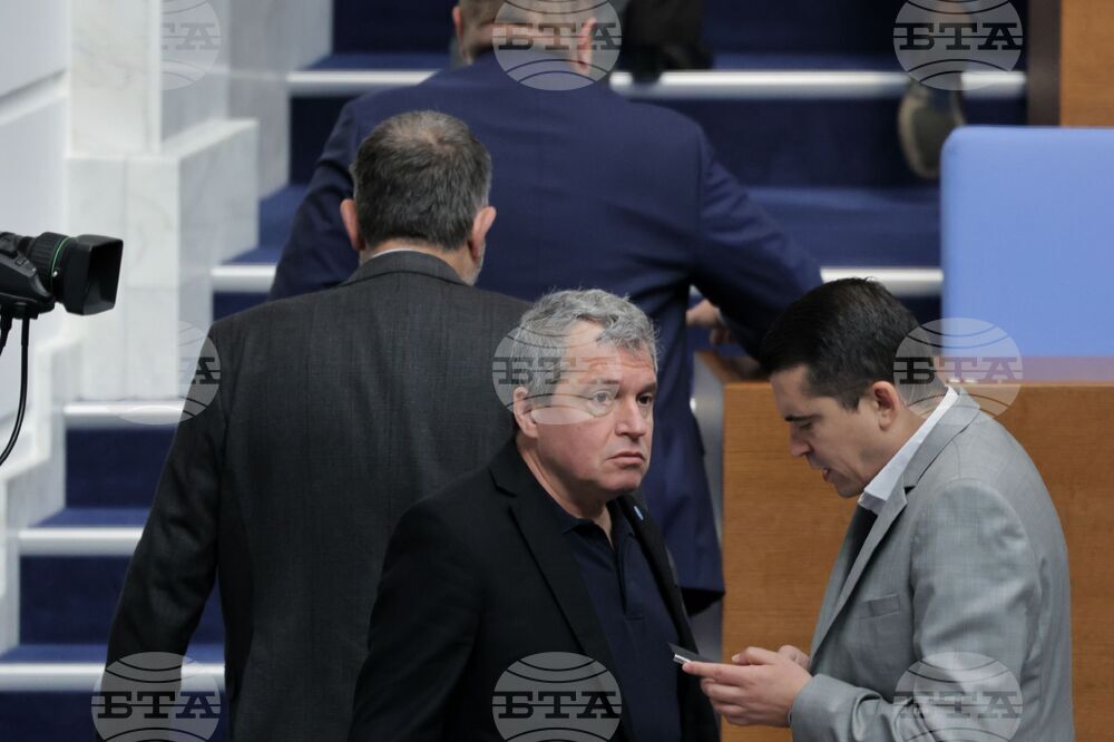 Председателят на комисията по култура Тошко Йорданов каза, че няма да отмени заседанието, на което е предвидена среща с БНТ, БНР и СЕМ