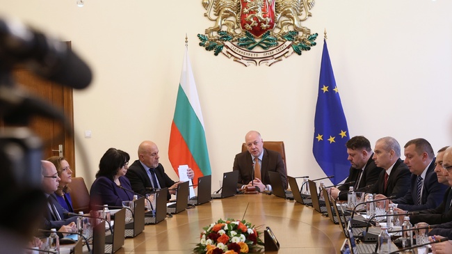 Prime Minister, Deputy PMs to Report on Implementation of Cabinet's Management Programme
