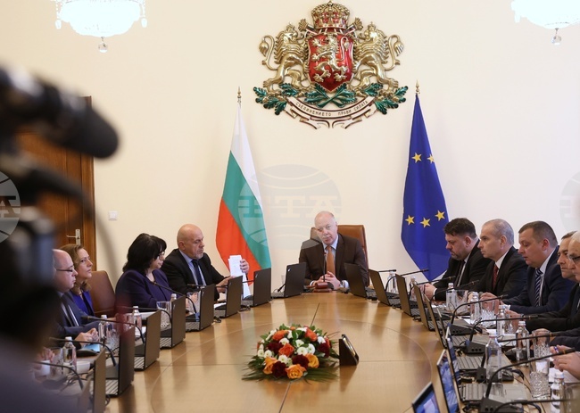 Prime Minister, Deputy PMs to Report on Implementation of Cabinet's Management Programme