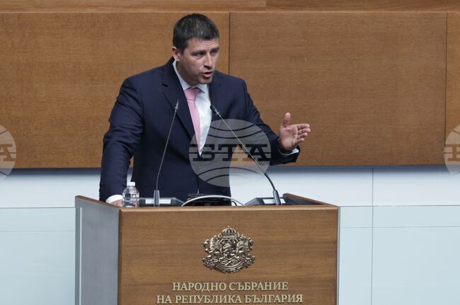 Темата на нов вот на недоверие трябва да е несправянето с опазване на основните блага на страната, смята Ивелин Михайлов от „Величие“