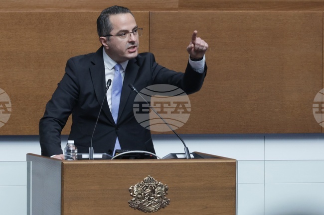 Vazrazhdane Talks with Velichie on New No-Confidence Motion, MECh Do Not Come to Meeting