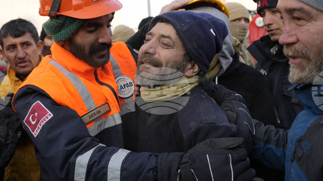 Турция ще изгради голяма логистична база, която да увеличи капацитета на страната за издирвателни и спасителни операции