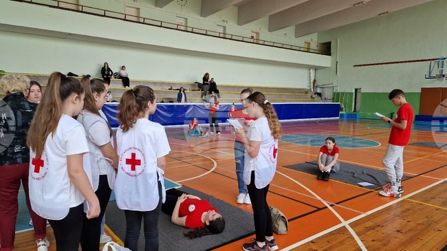 Разград - първа долекарска помощ - ученици - състезание
