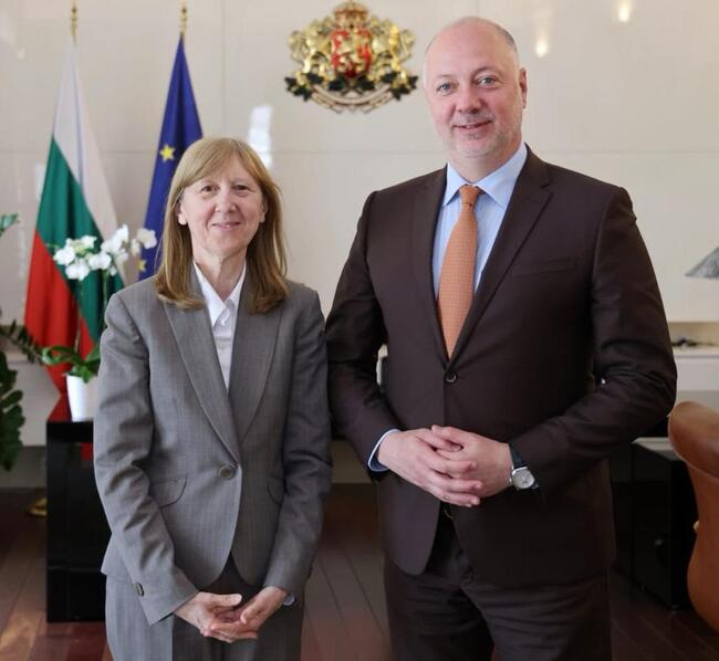 Връщането на стабилността и устойчивостта на публичните финанси и борбата със сивата икономика са основни задачи, каза Росен Желязков 