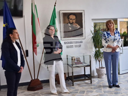 Разград - изложба - библиотека