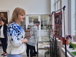 Разград - изложба - библиотека