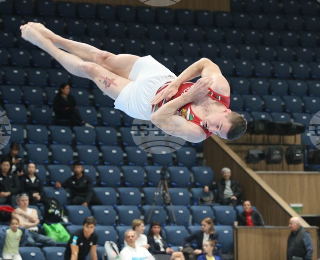 Националът по спортна гимнастика Теодор Трифонов претърпя операция на коляното