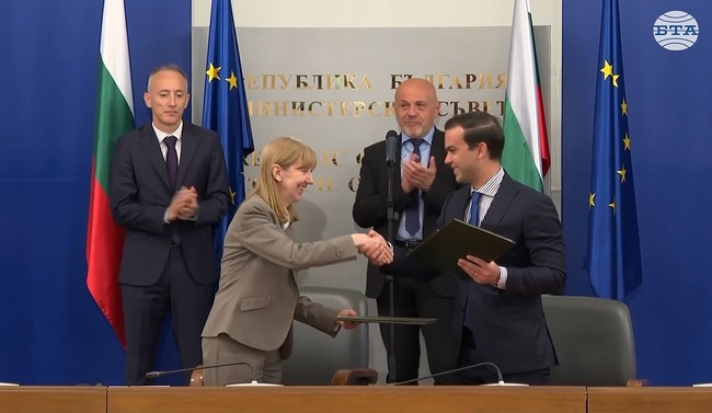 МОН и ИАНМСП подписаха две споразумения със Световната банка в подкрепа на образованието и бизнеса в Северна България