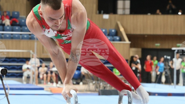 Националът по спортна гимнастика Раян Радков получи най-висока оценка на кон с гривни на първенството на италианската Серия А2