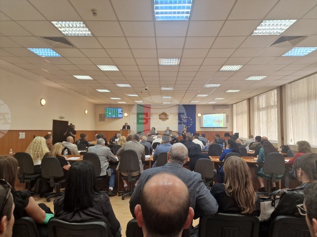 Общински съвет - Пазарджик прие създаване на общинско предприятие „Чистота” към общината 