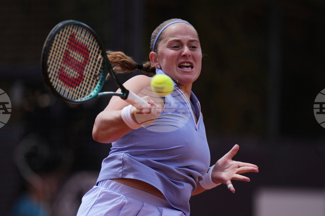 Три от поставените тенисистки отпаднаха във втория кръг на турнира в Ийстбърн, Остапенко се контузи