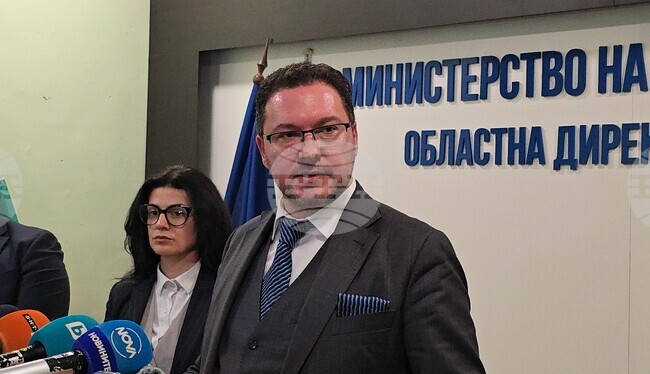 Шофьорите ще се дисциплинират на пътя постепенно, каза във Видин министър Даниел Митов