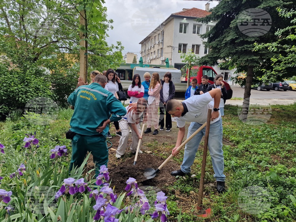 Със засаждане на дръвчета започна кампанията „Дни на Европа“ в Разград