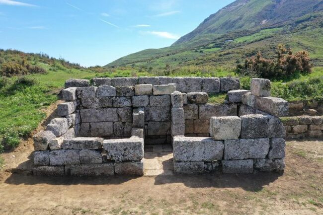 АТА: Възстановена е антична сграда в албанския археологически парк Амантия
