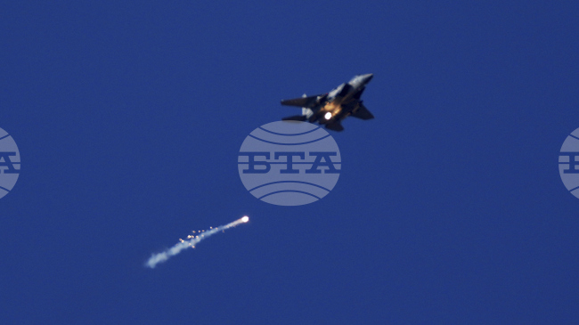 Израел нанесе въздушни удари в Ливан на фона на изтичащите срокове за разоръжаване на „Хизбула“