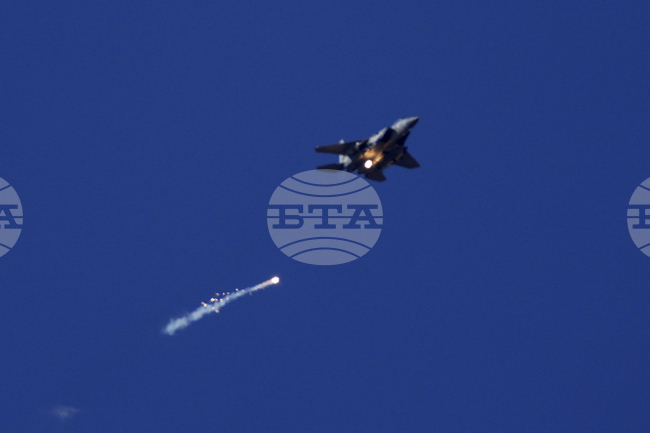 Израел нанесе въздушни удари в Ливан на фона на изтичащите срокове за разоръжаване на „Хизбула“