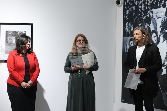 Снежана Йовева-Димитрова за изложбата "Високи гласове": Изложбата е много сериозна, амбициозна, концептуално защитима и актуална тема