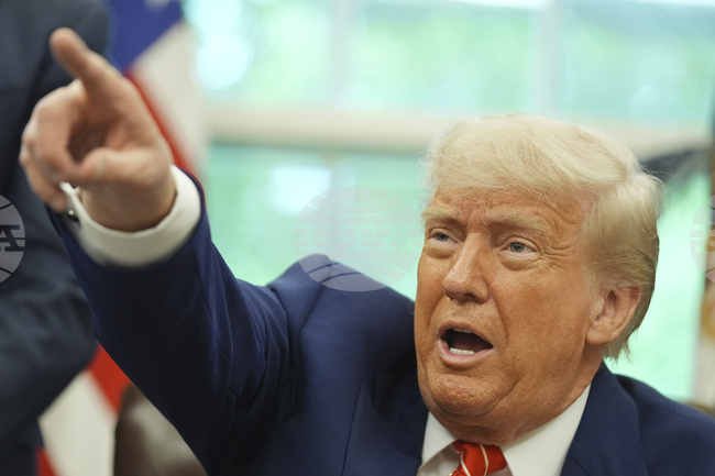 Тръмп обяви, че ще сключва още сделки като тази с "Интел"