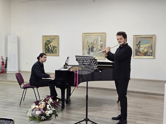 Музикално-поетичният спектакъл „Вторите части в музиката“ звуча в Плевен